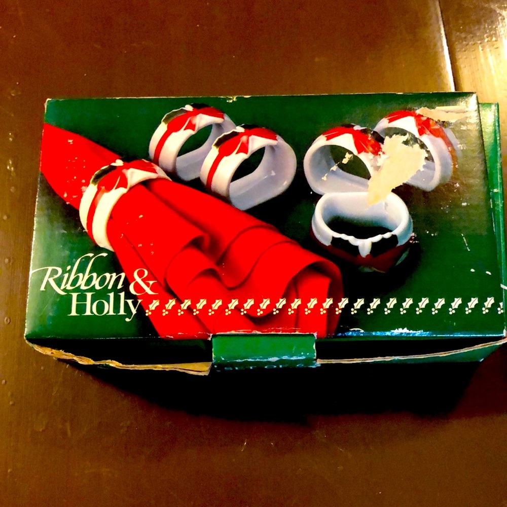 Vintage  Ribbon and Holly Napkin Rings Set of 6 Fine Porcelain Gift Ware